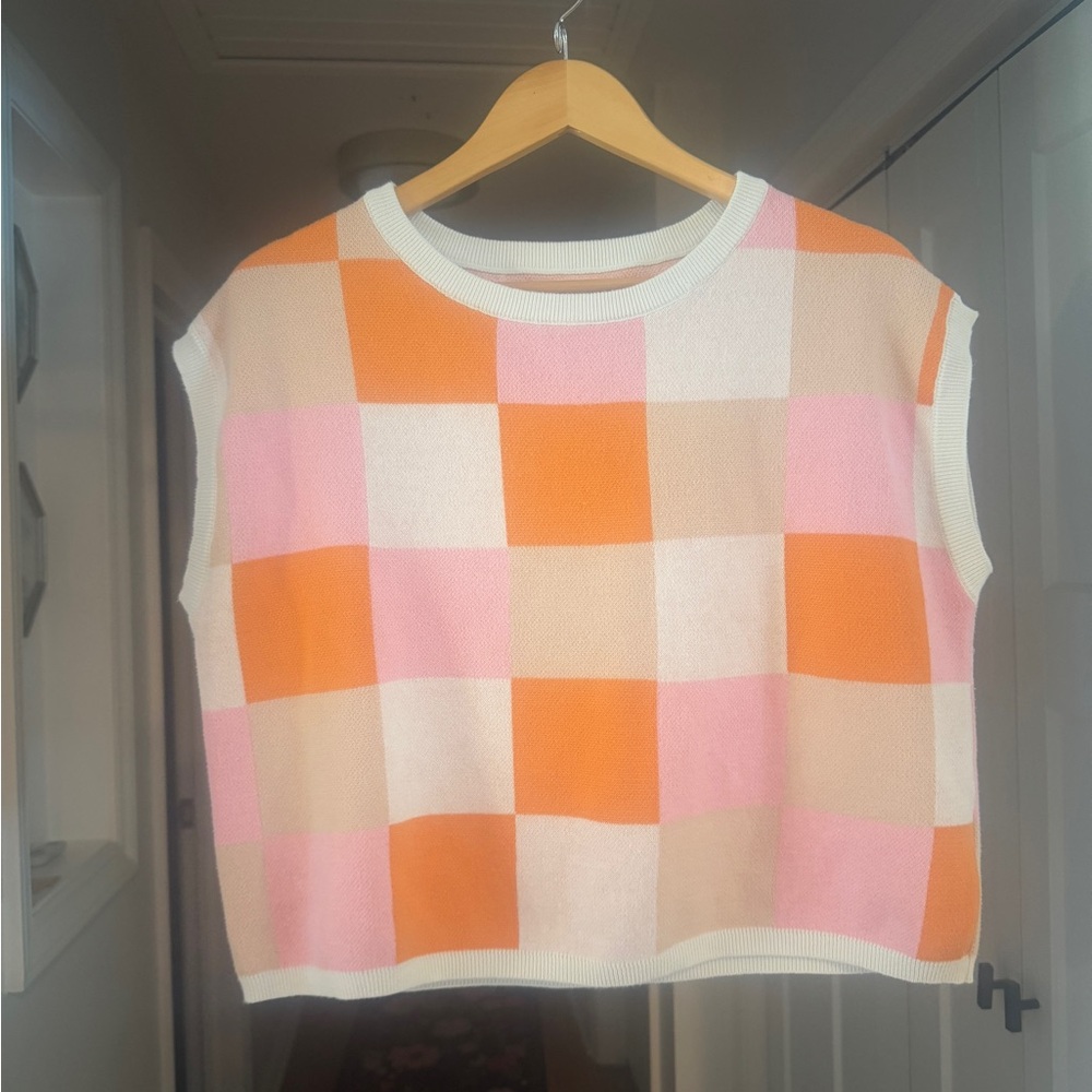 Vibrant Checkered Sleeveless Cropped Sweater Top